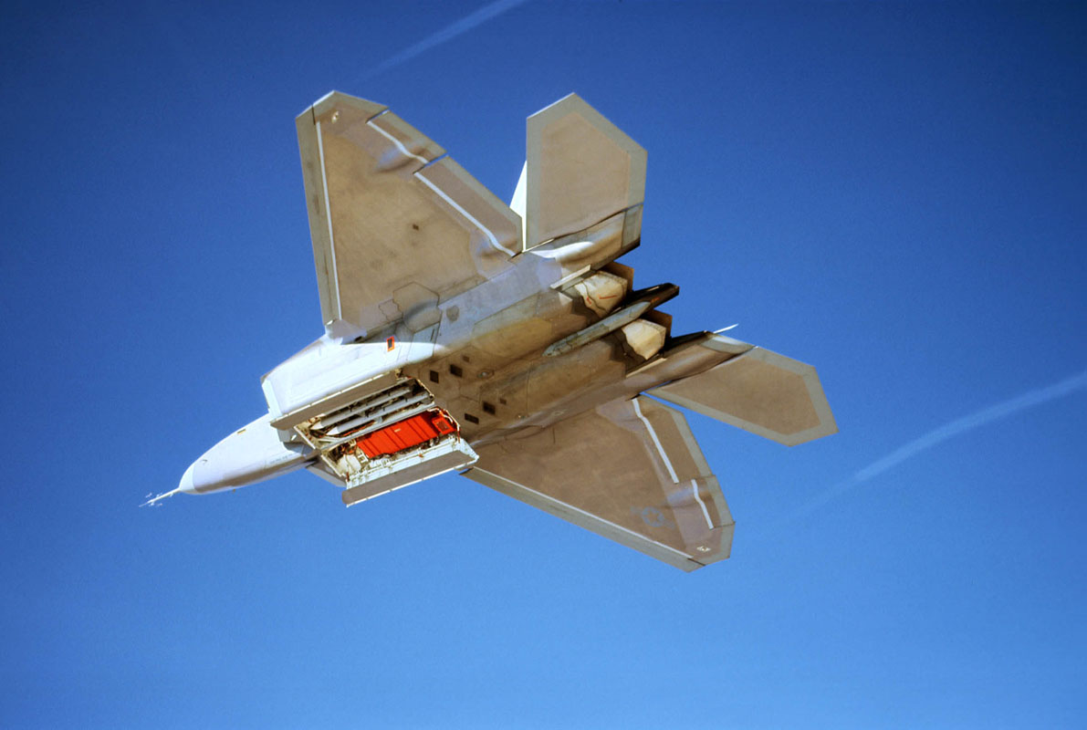 F-22_Raptor_11.jpg