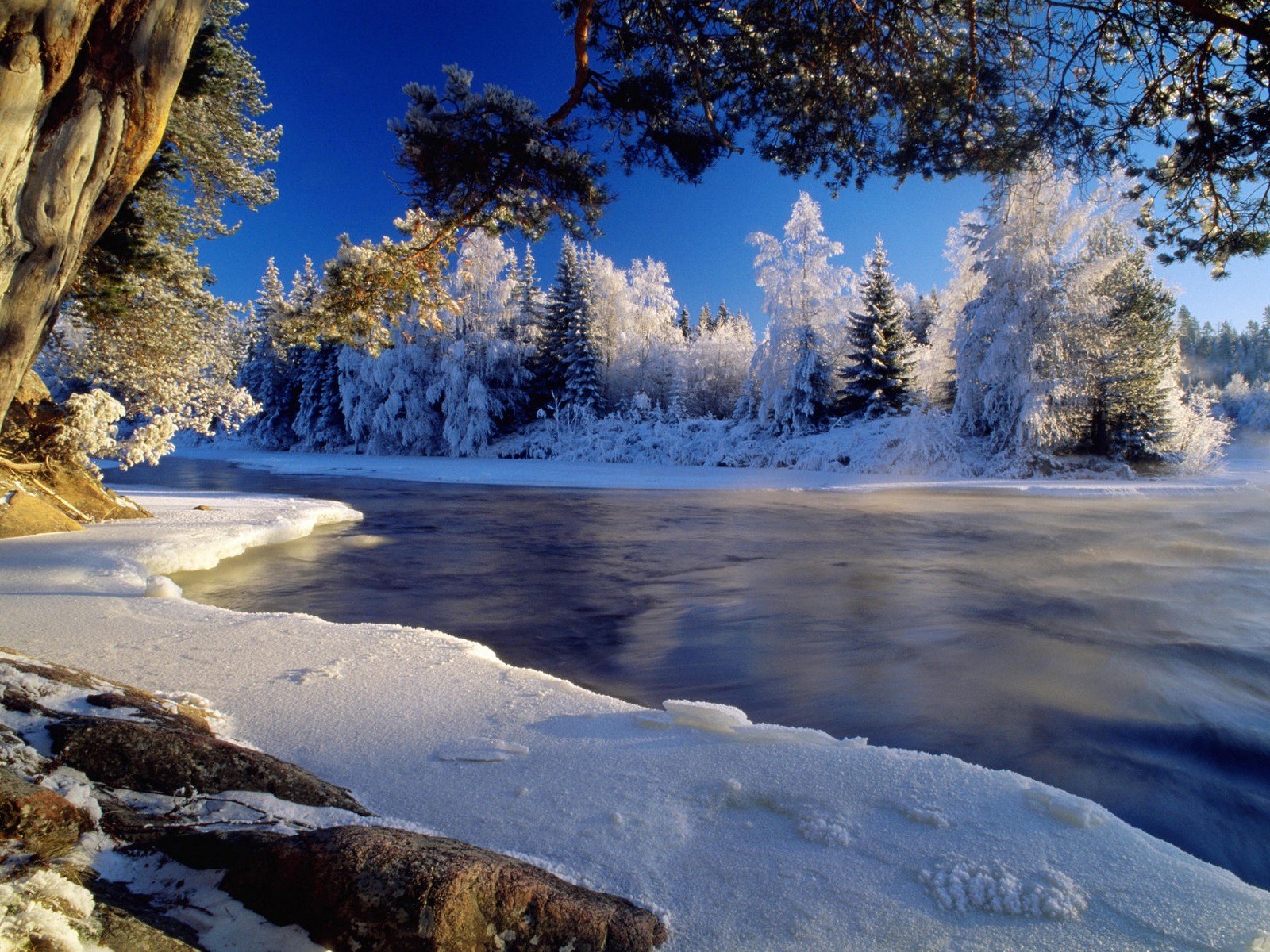 winter-river-1600.jpg